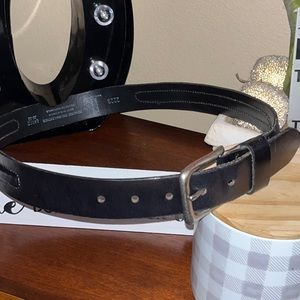 Levi's Leather Black Belt with silver hardware sz L 30-32 EUC